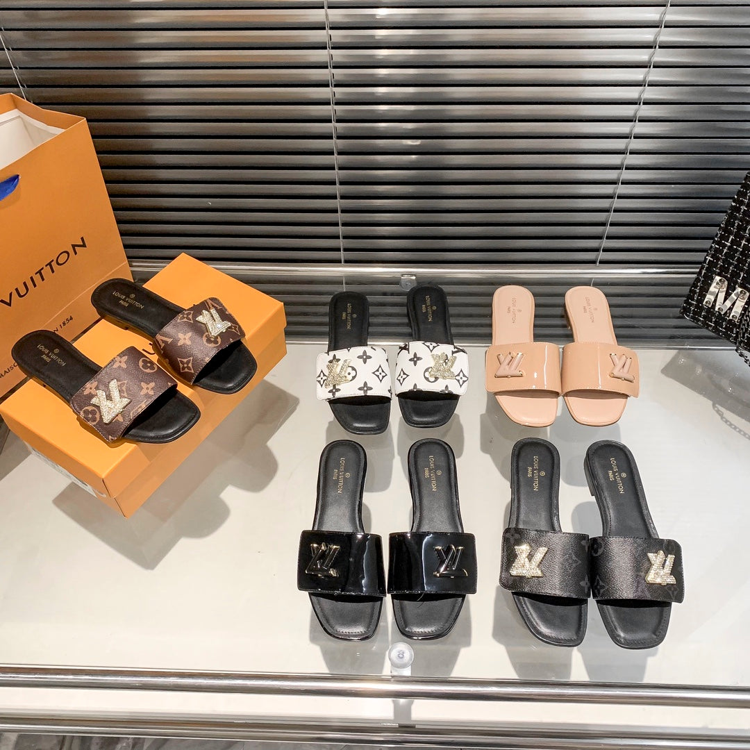 New Embossed Diamond Velcro Flat Slippers