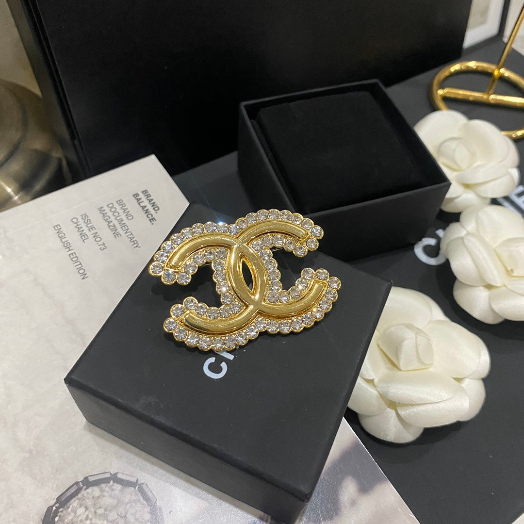 Premium Diamantbesetzte Goldbrosche