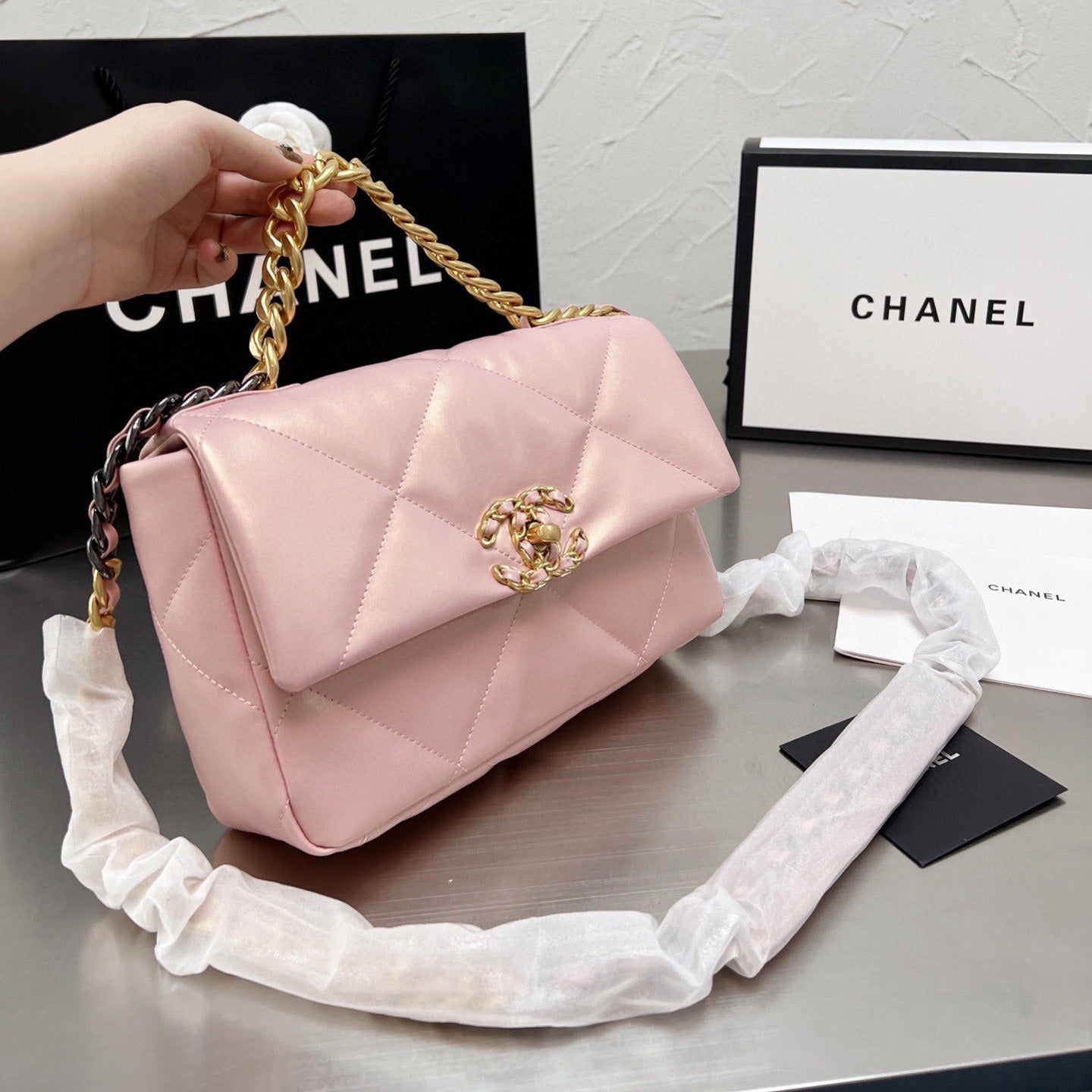 19 SERIES FLAP-SCHULTERTASCHE MIT KETTENRIEMEN