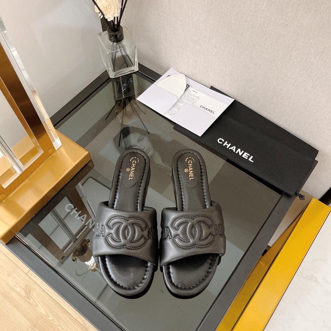 Stylische weiche Damenhausschuhe