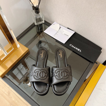 Stylische weiche Damenhausschuhe