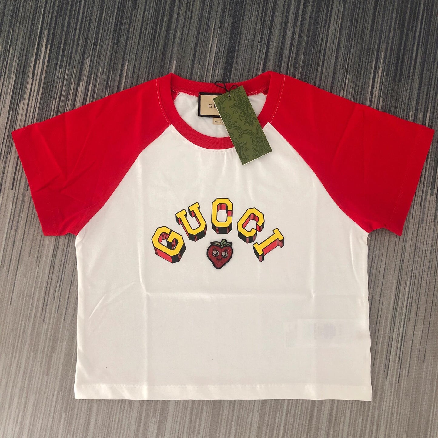 Figurbetontes Kurzarm-T-Shirt mit Ärmeln