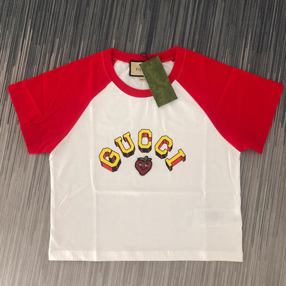 Figurbetontes Kurzarm-T-Shirt mit Ärmeln