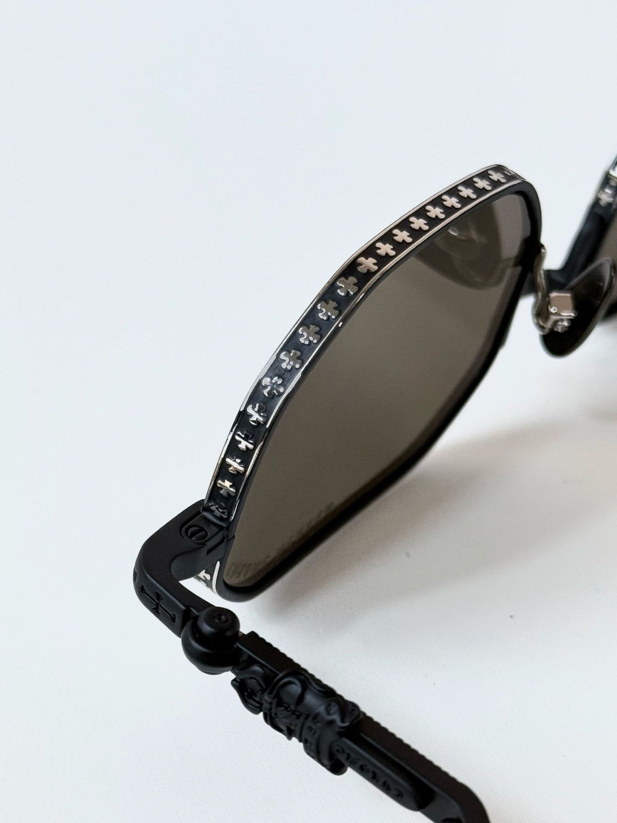 6 Color Retro Hexagonal Carved Metal Sunglasses
