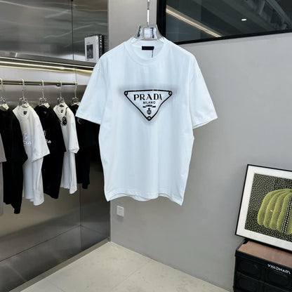 Klassisches T-Shirt mit Print