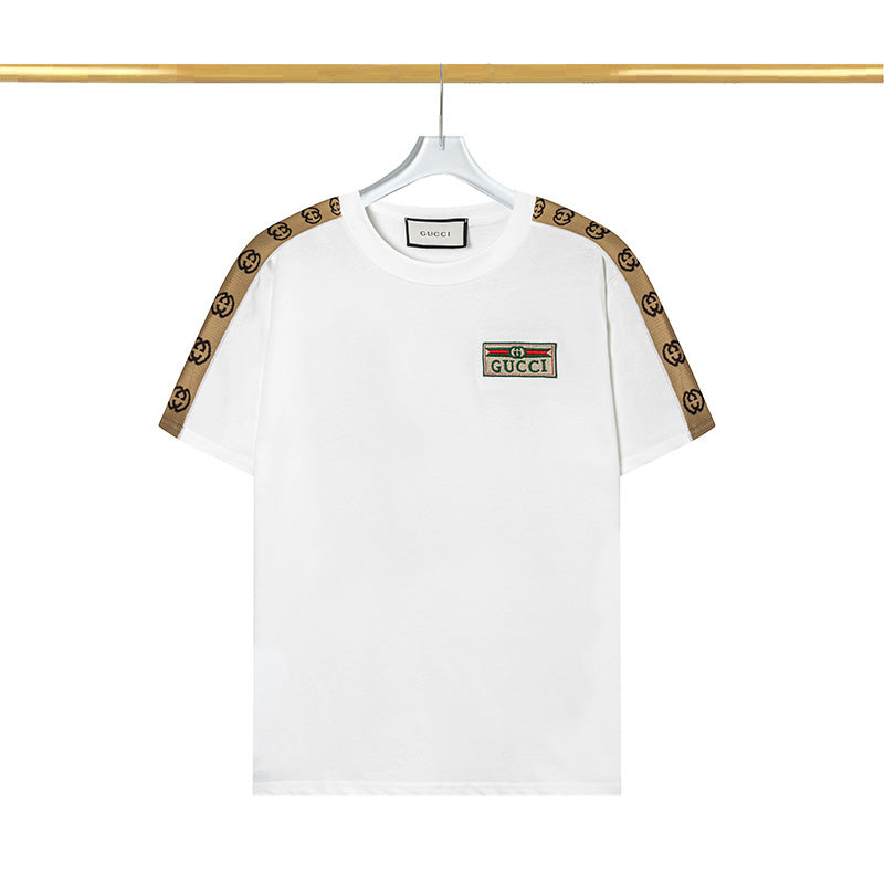 Klassisches besticktes T-Shirt