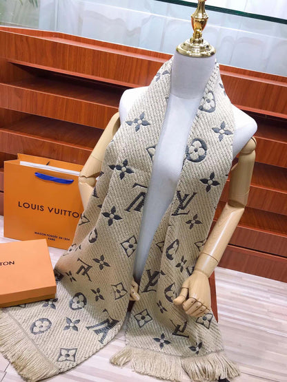 Schal mit Monogramm-Muster, Jacquard und Quasten