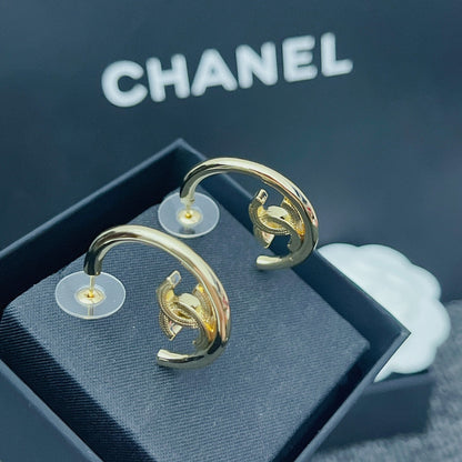 Premium Goldene Halbreifenohrringe