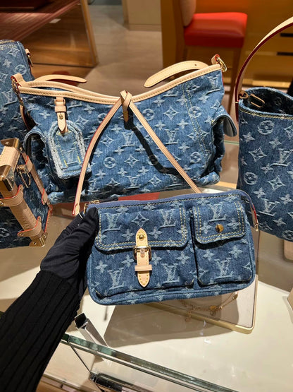 Vintage Denim Cargo Bag 💙