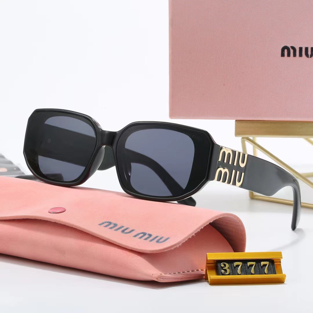 Neue eckige Sonnenbrille