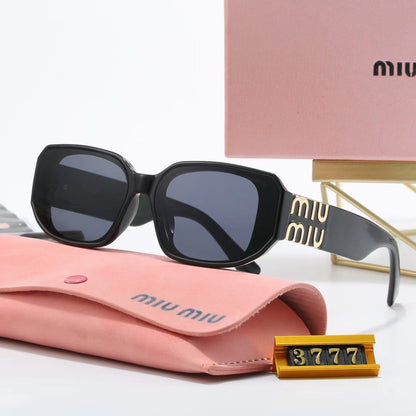 Neue eckige Sonnenbrille
