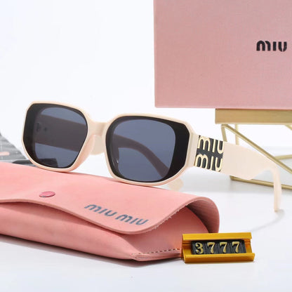 Neue eckige Sonnenbrille
