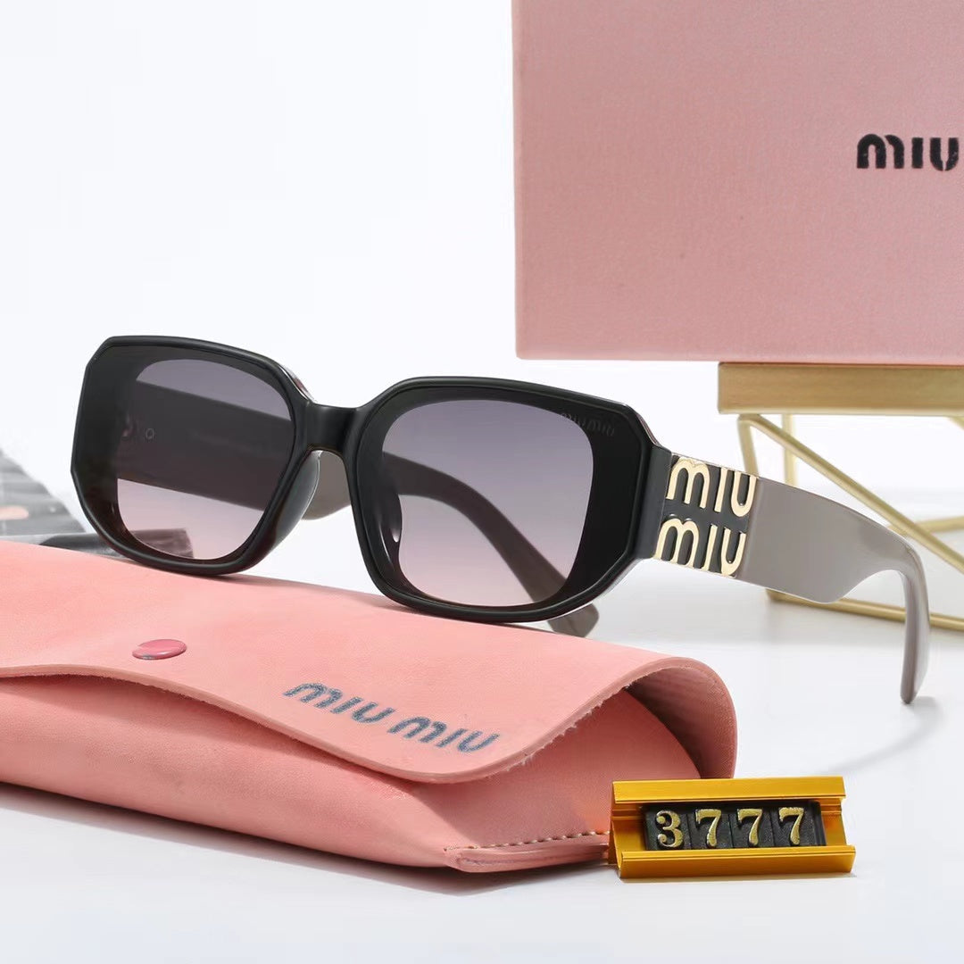 Neue eckige Sonnenbrille