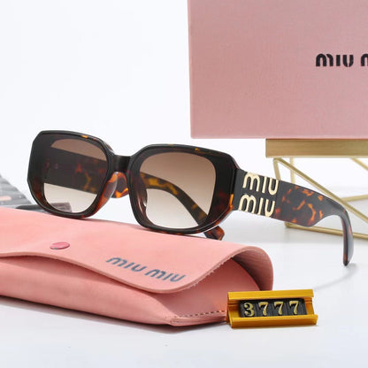Neue eckige Sonnenbrille