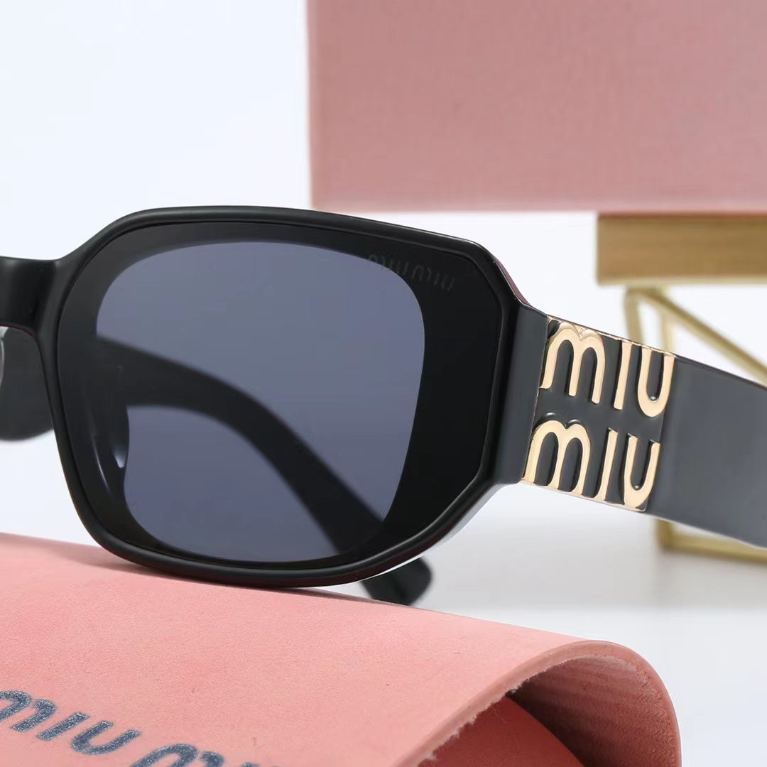Neue eckige Sonnenbrille