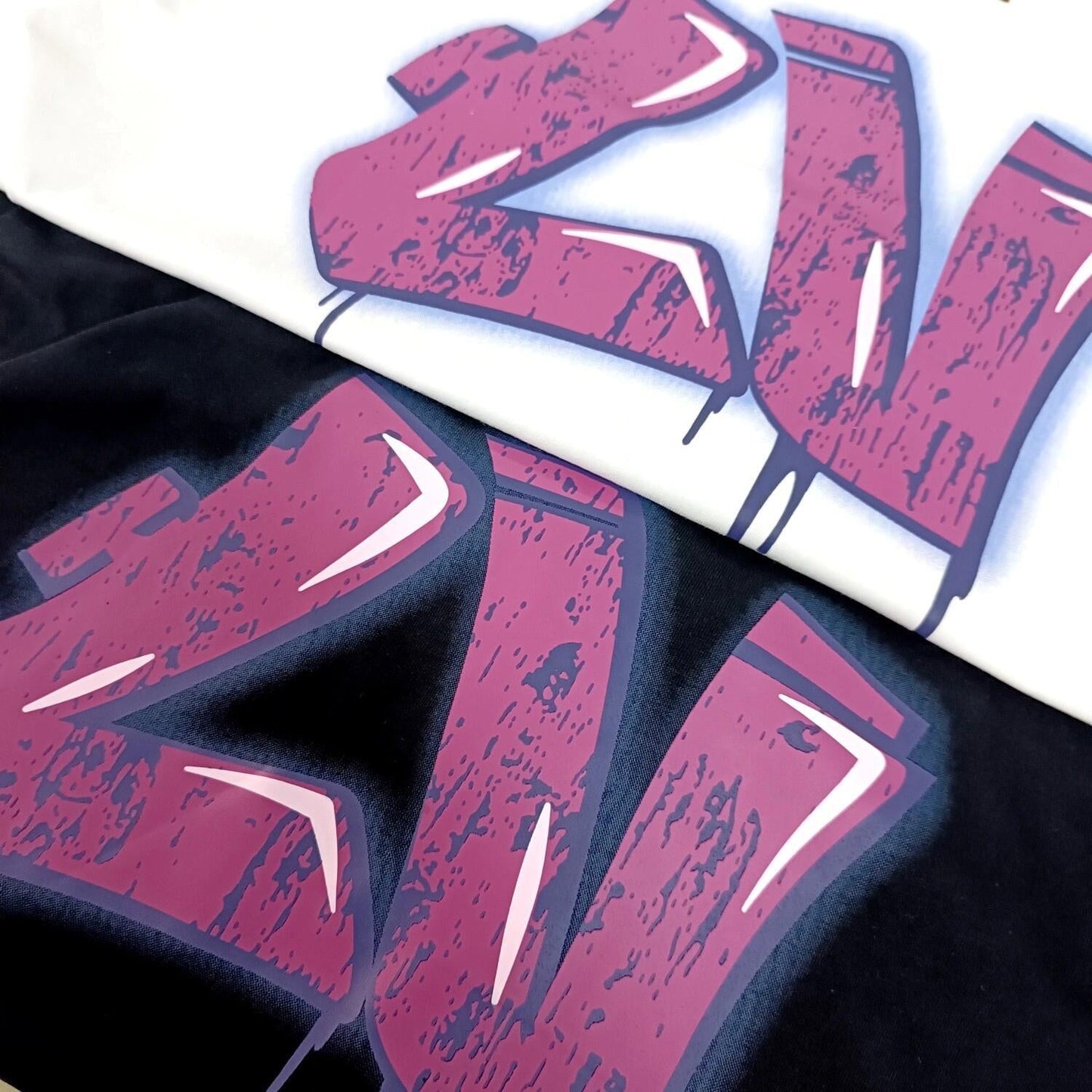 Kurzarm-Shirt mit Graffiti-Print