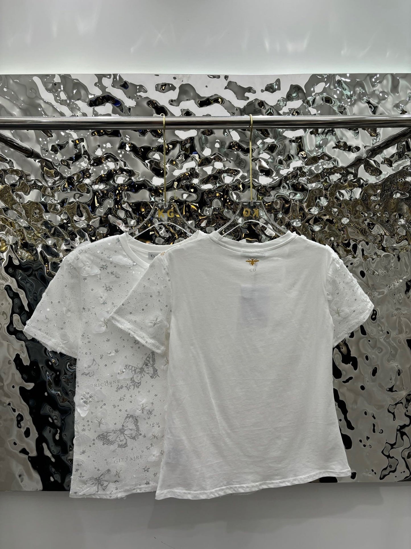 Neues besticktes Netz-Schmetterlings-T-Shirt
