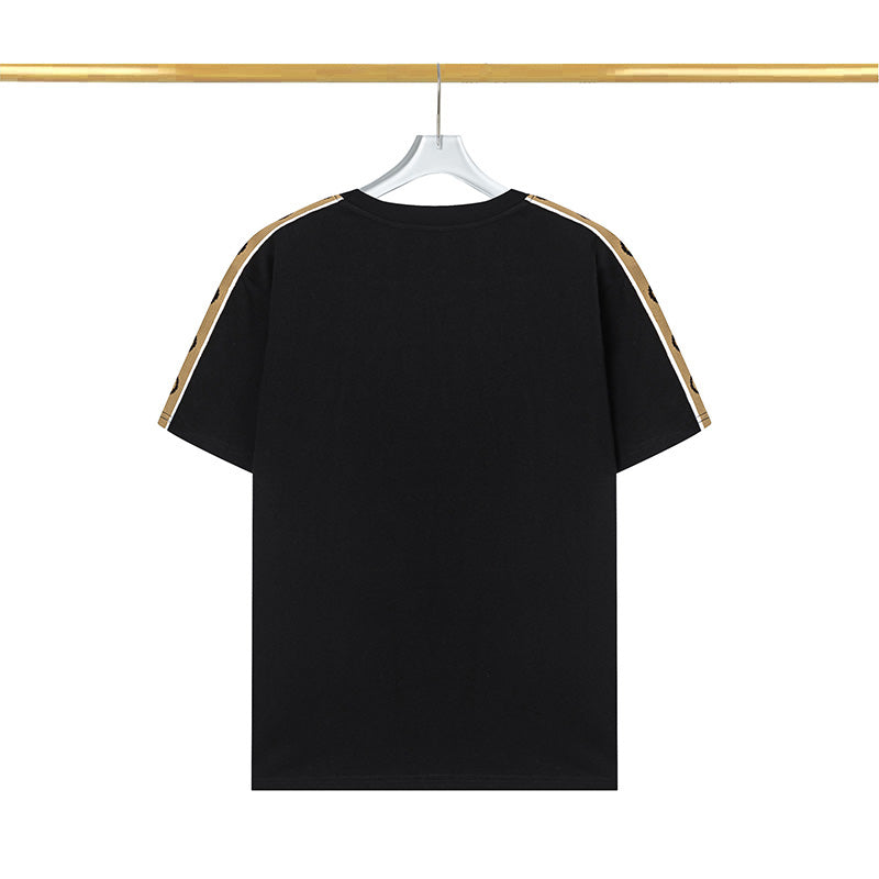 Klassisches besticktes T-Shirt