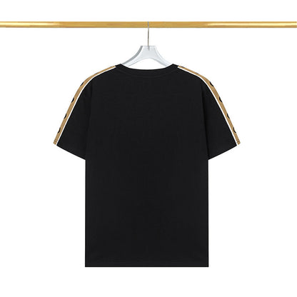 Klassisches besticktes T-Shirt