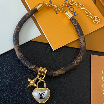 Liebesanhänger Lederarmband