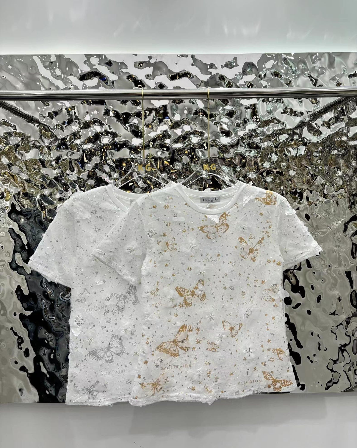 Neues besticktes Netz-Schmetterlings-T-Shirt