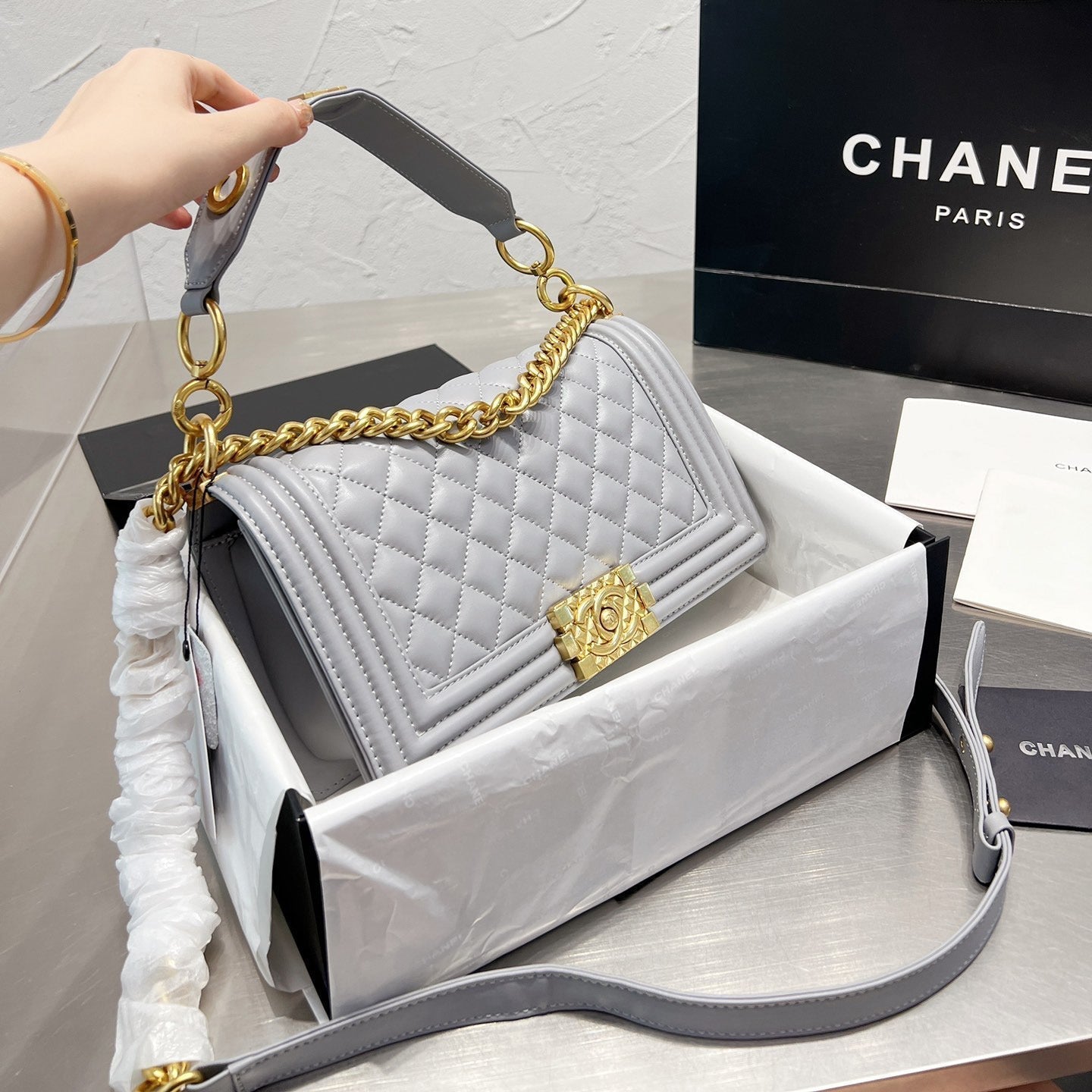 Leboy-Serie Schultertasche mit Kette
