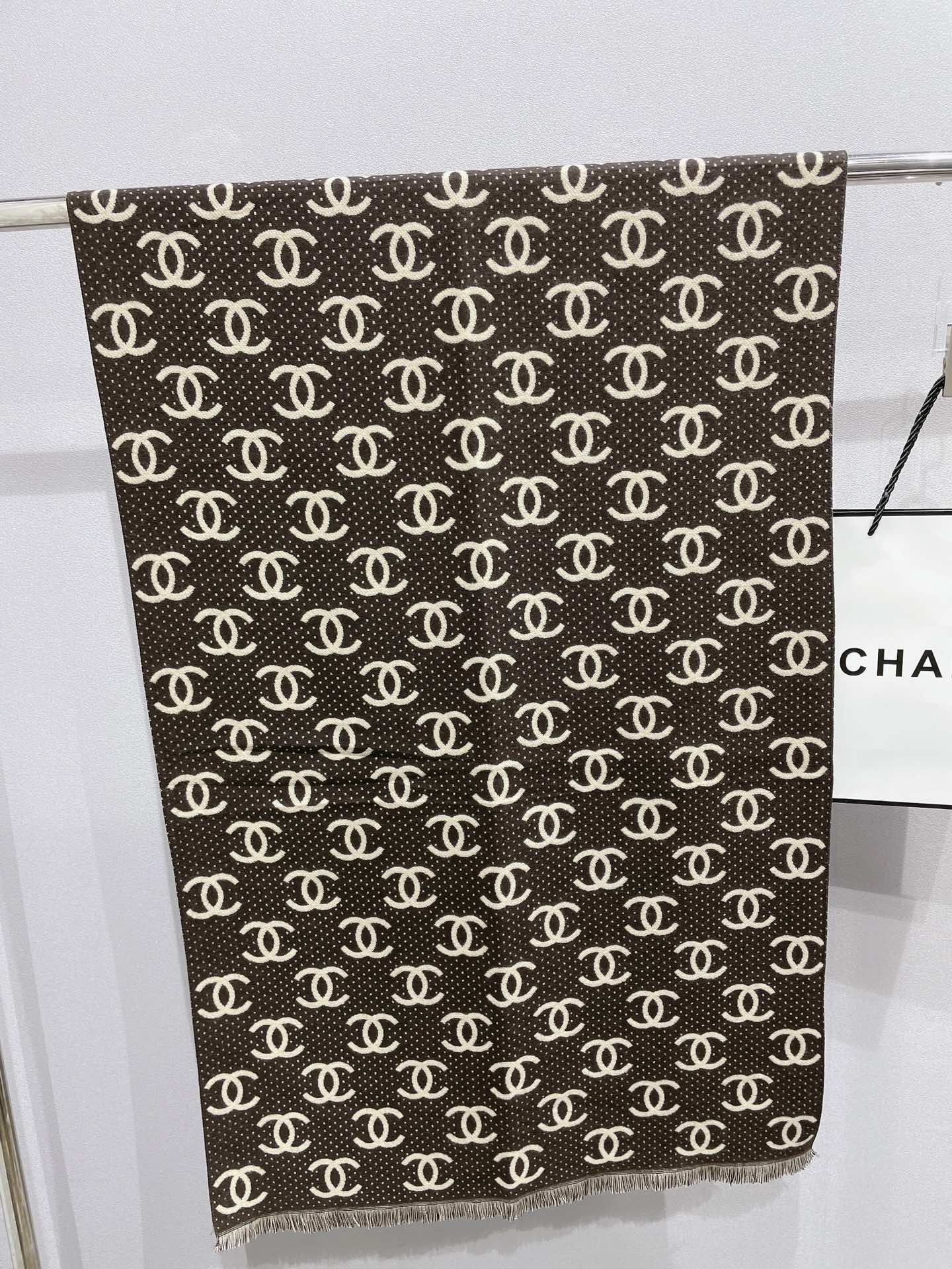 Temperament Logo Jacquard Schal mit kleiner fransiger Kante