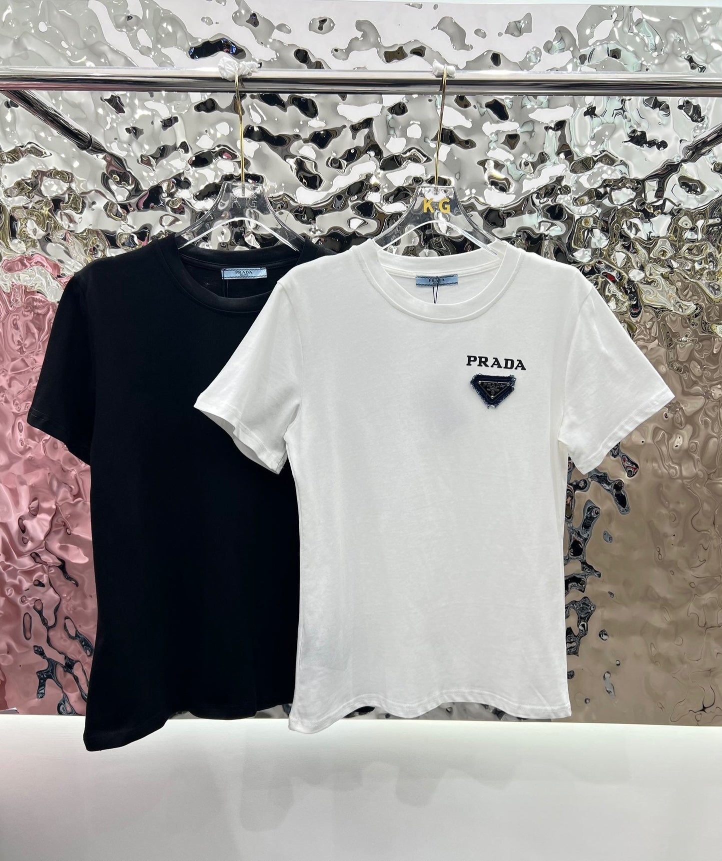 Baumwoll-T-Shirt im schlichten Stil