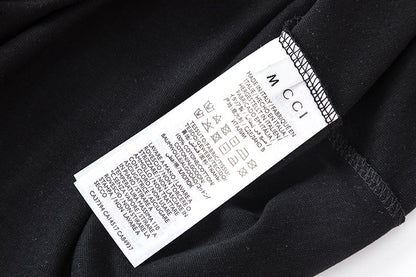 Klassisches besticktes T-Shirt