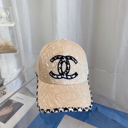 Fashionable Pleated Design Baseball Cap