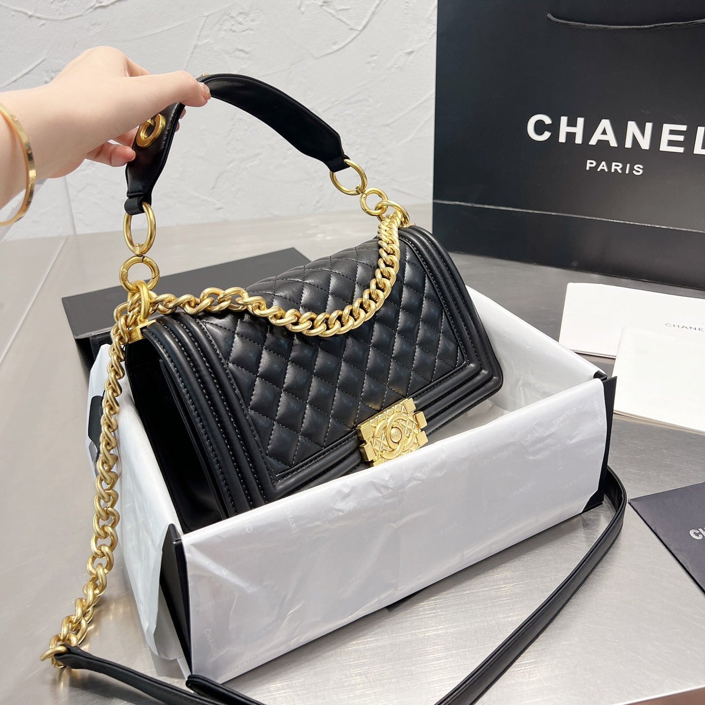 Leboy-Serie Schultertasche mit Kette