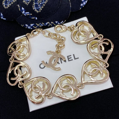 Verstellbares Armband mit schlichtem Herz-Anhänger