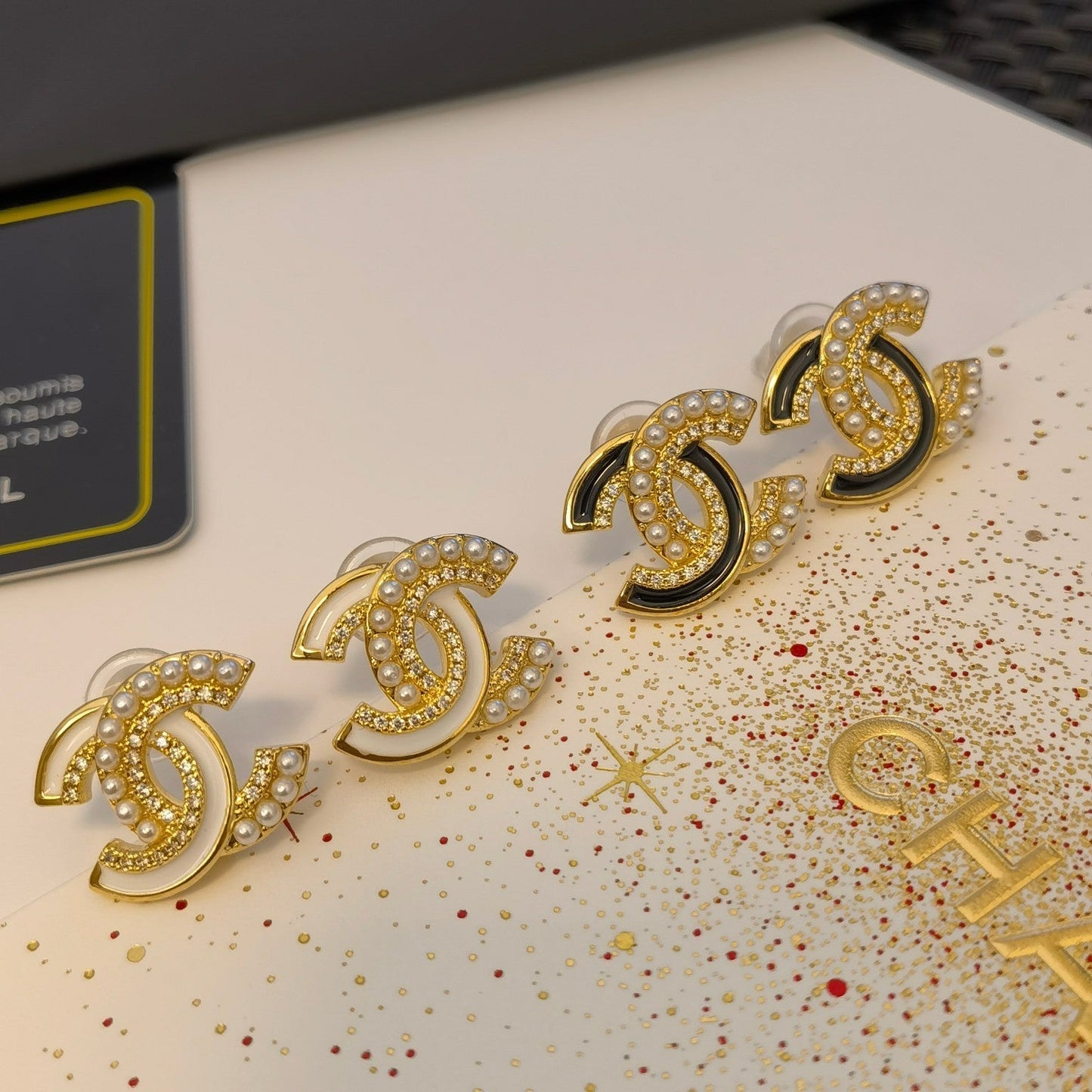 Modische Perlen-Strass-Ohrringe