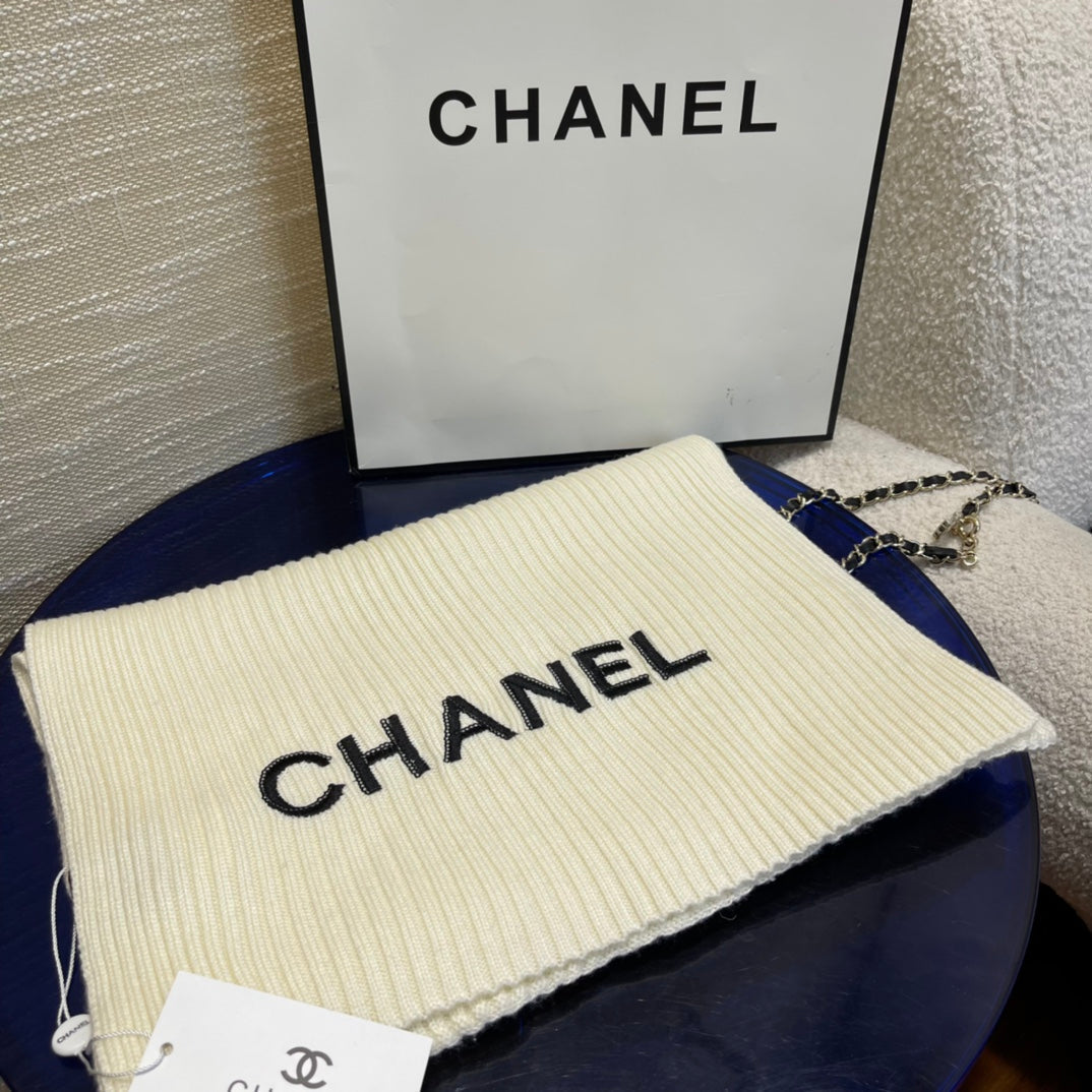 Kaschmir-Schal mit doppelter Stickerei und vertikalem Strickmuster