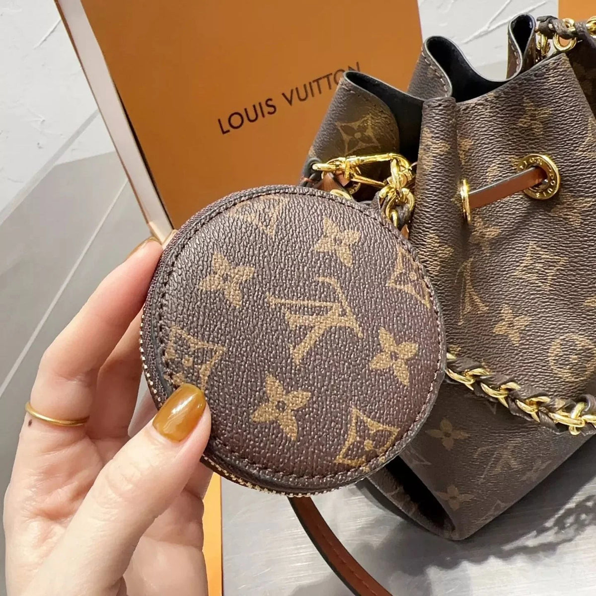Bella Chuck Bucket Bag