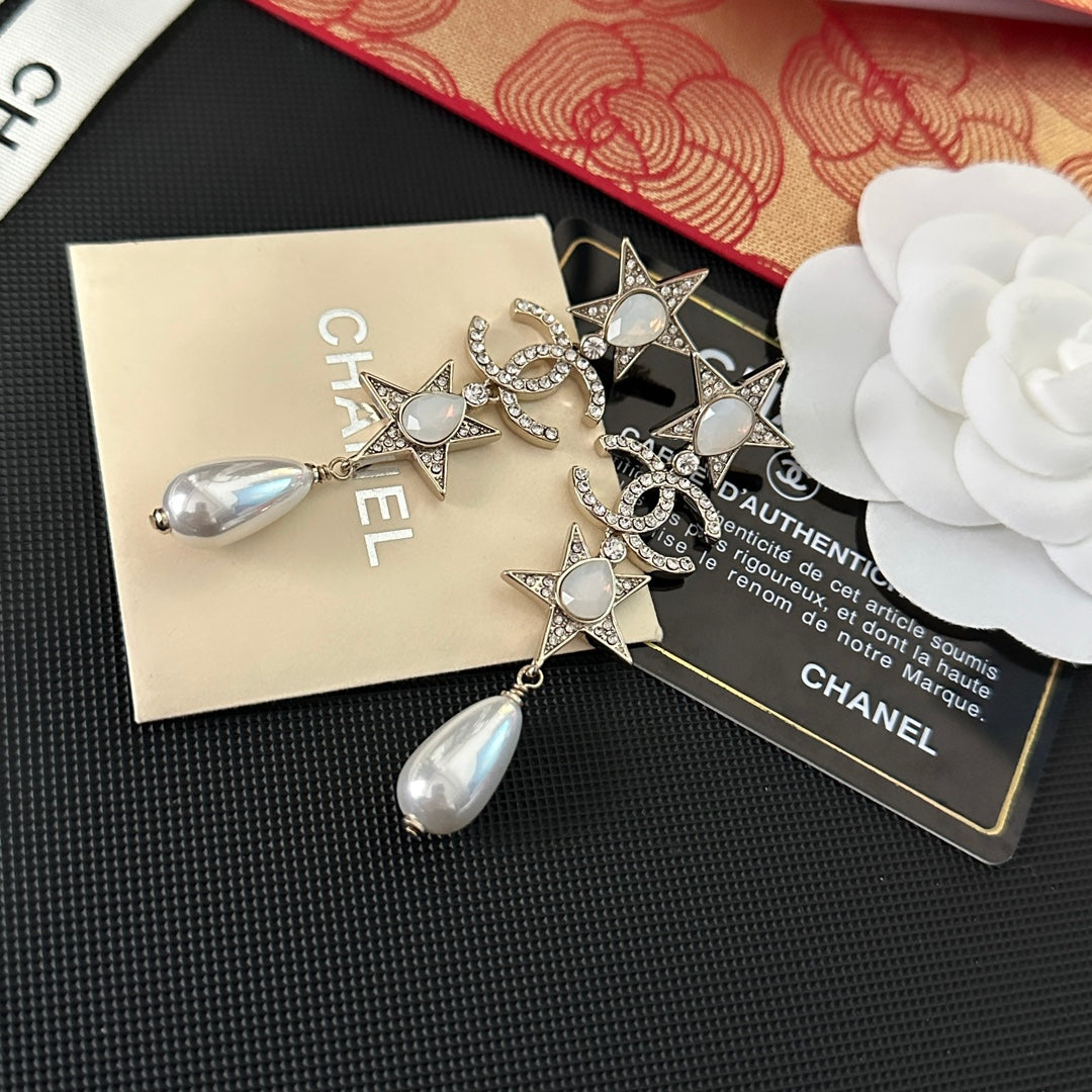 Elegante Ohrringe mit Edelsteinen