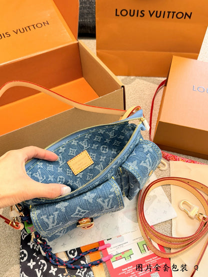 Vintage Denim Cargo Bag 💙
