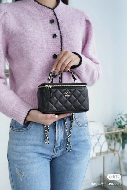 Black Quilted Mini Box Bag | Black & Gold 🖤