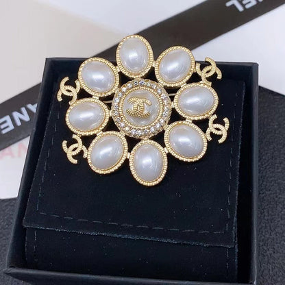 Neue Luxus-Perlenbrosche
