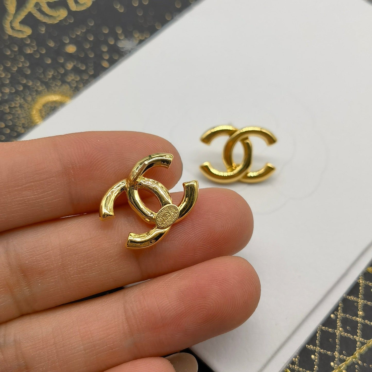 Ohrringe Gold-Doppel-C