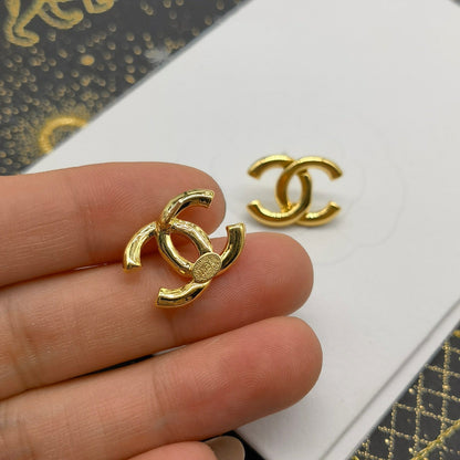 Ohrringe Gold-Doppel-C