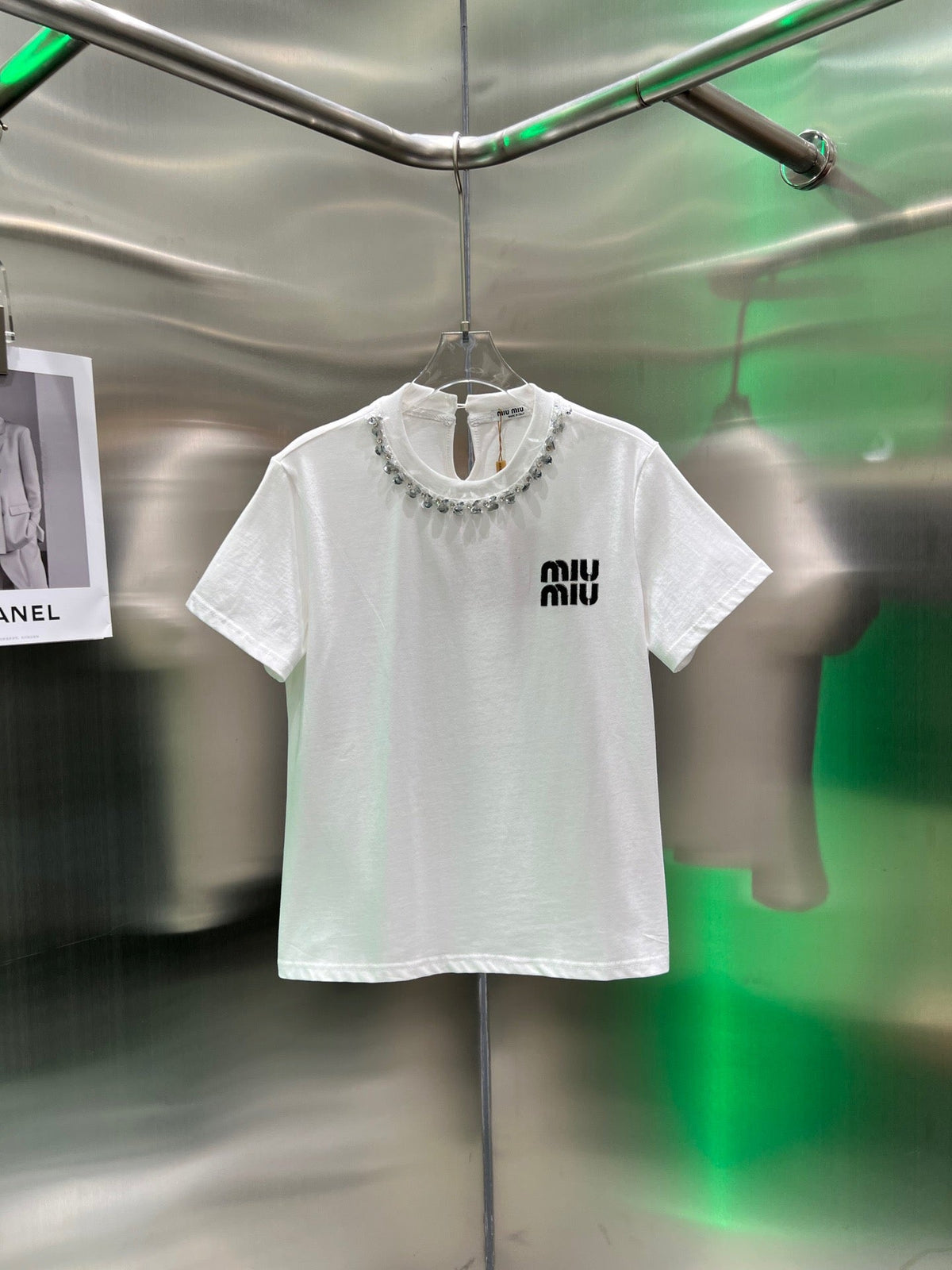 Neues Pailletten-Rundhals-Stickerei-T-Shirt