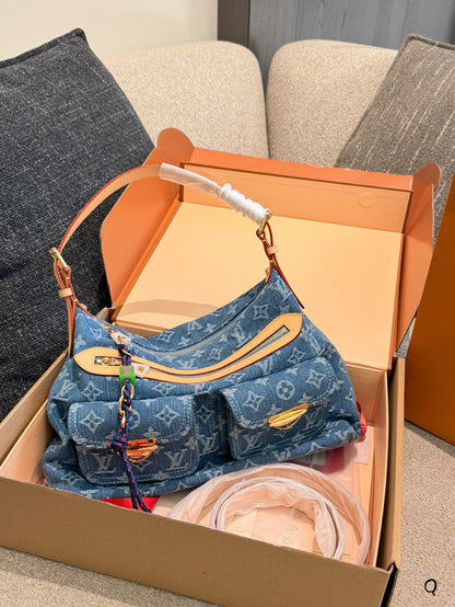 Vintage Denim Baggy Shoulder Bag 💙