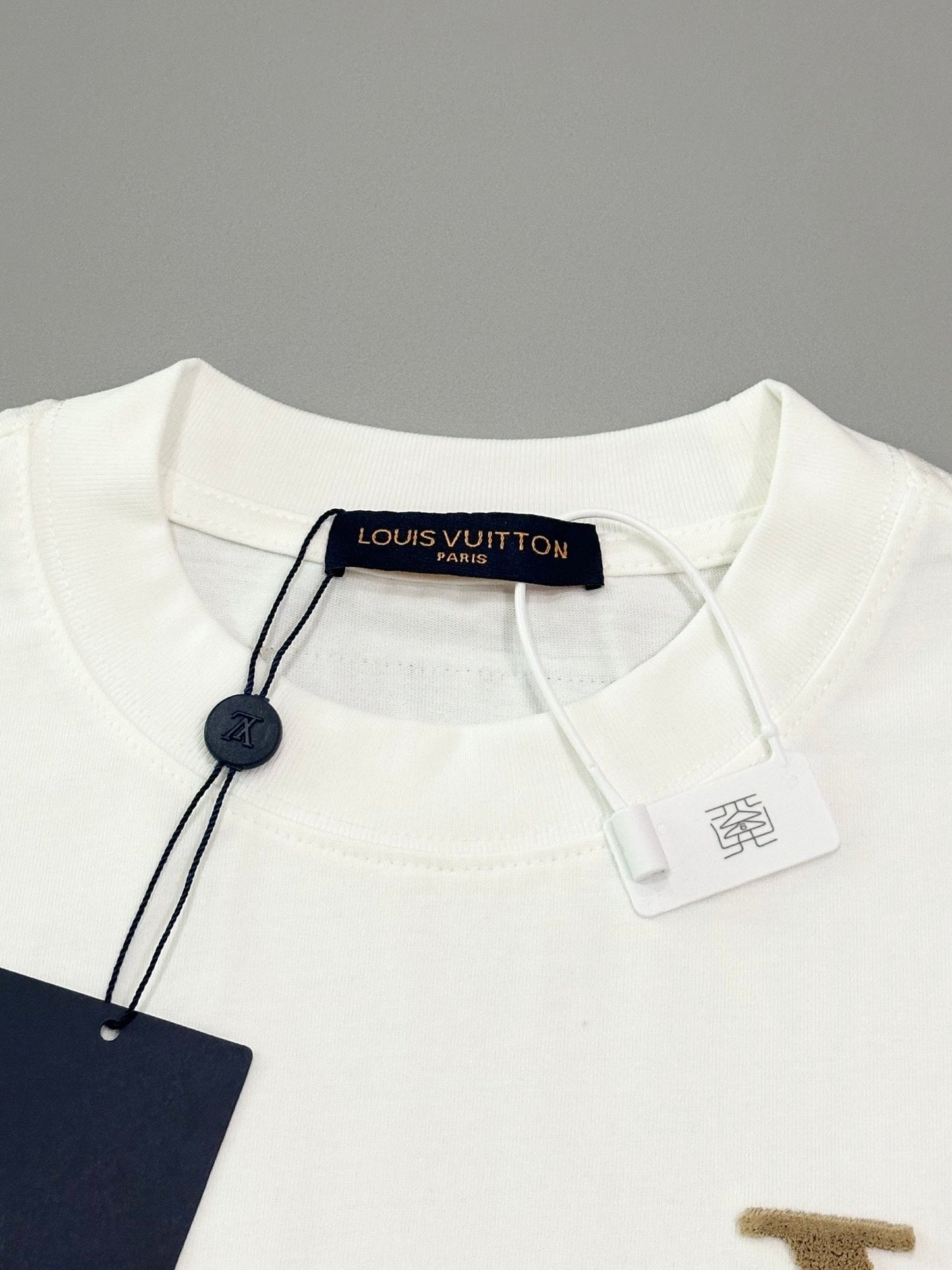 1105 Neues klassisches goldenes Monogramm-Zahnbürsten-T-Shirt