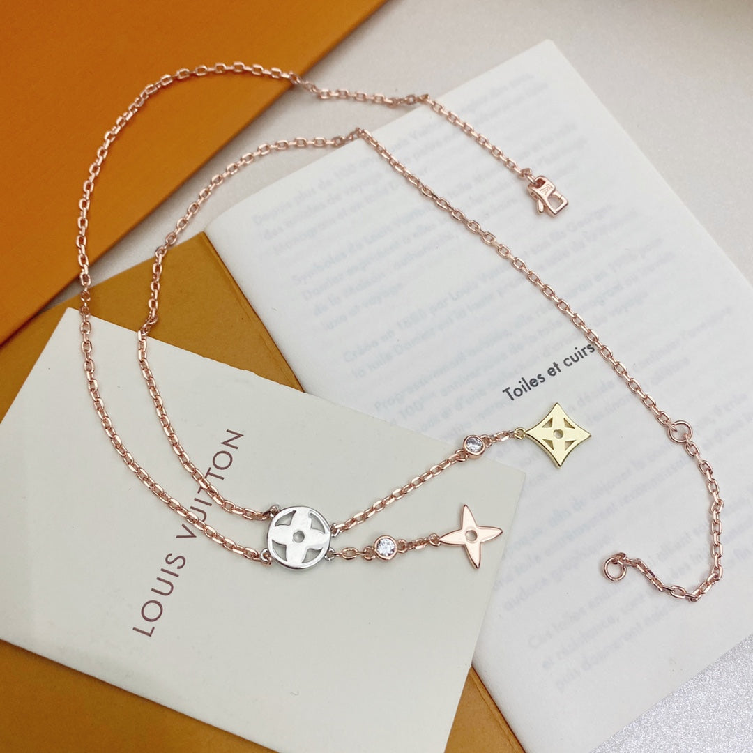 Idylle Blossom Pendant Necklace