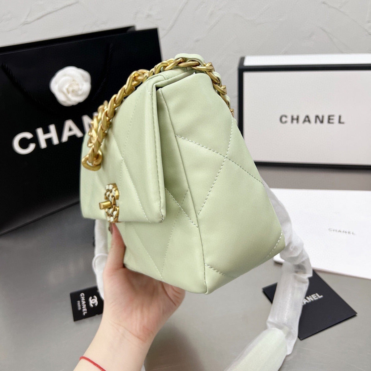 19 SERIES FLAP-SCHULTERTASCHE MIT KETTENRIEMEN