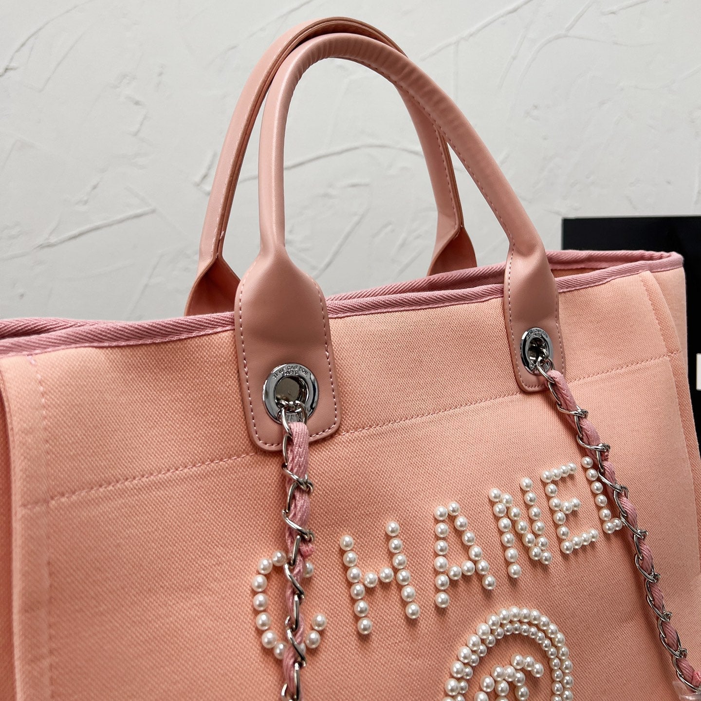 Perlenbestickte Strandtasche