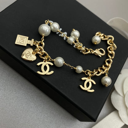 Parfümflaschen-Anhängerarmband