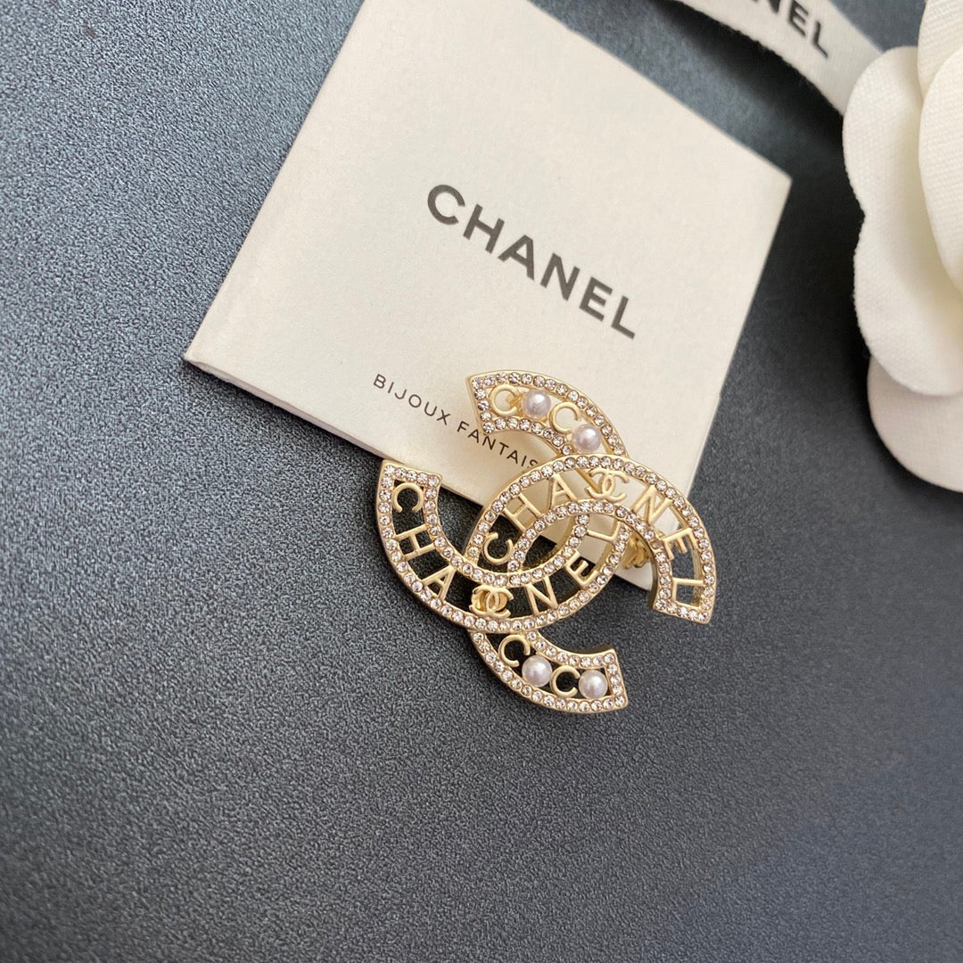 Funkelnde Diamant- und Perlen-Elegante Brosche