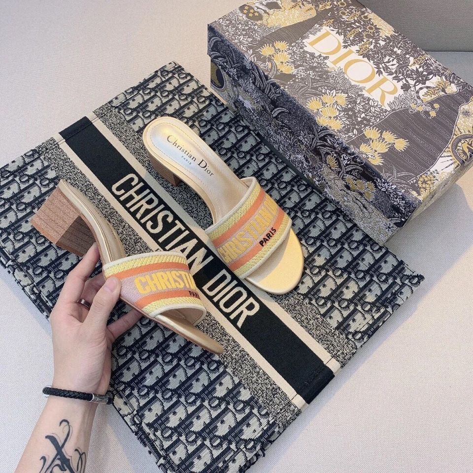 Embroidered Block Heel Slippers